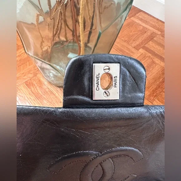 Vintage 1989 Chanel medium classic flap - Picture 9 of 16